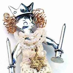 New Handcrafted Judaica "Shabbos Queen" Brooch Pin by jewelry artist Nomi Green